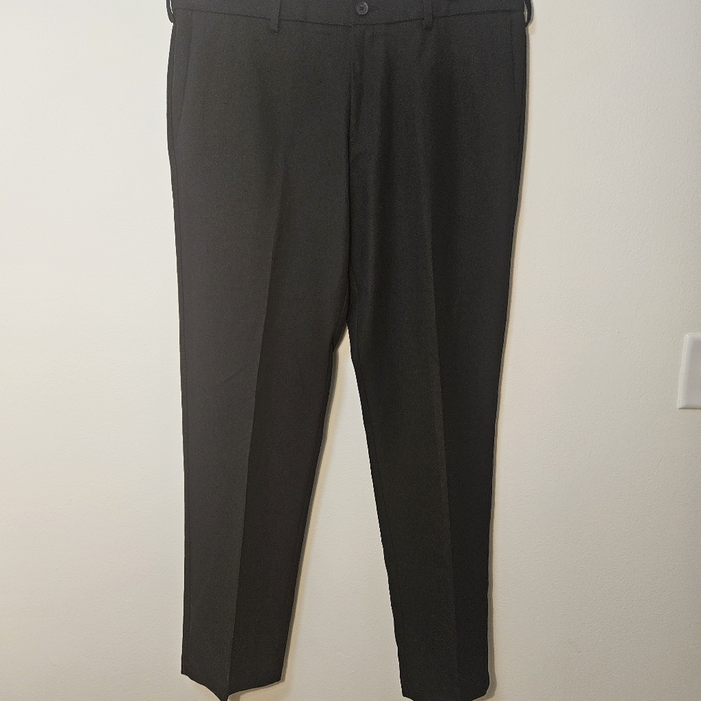 Haggar Men’s Black Dress Pants 38x32 Flat Front Work Slacks
